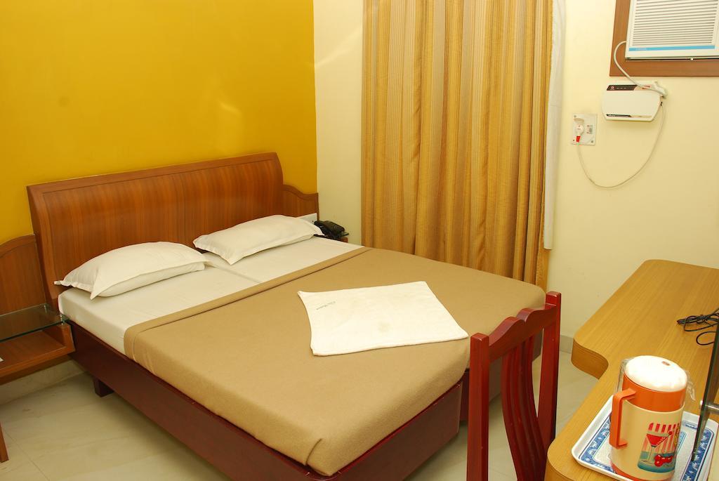 City Manor Hotel Madras Kamer foto